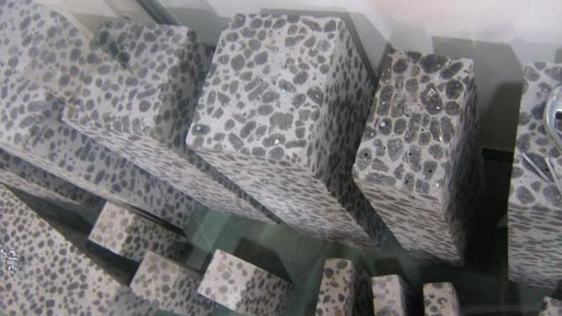 雨虹与德高：聚氨酯防水涂料如何选择？**
